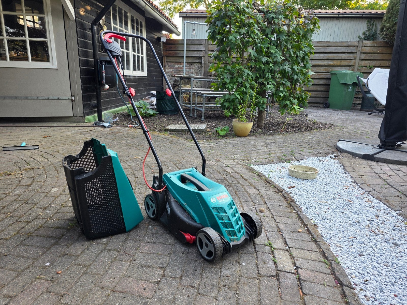 Bosch ARM 32 elektrische grasmaaier - compact en krachtig, Tuin en Terras, Ophalen, Cirkelmaaier, Gebruikt, Elektrische grasmaaier