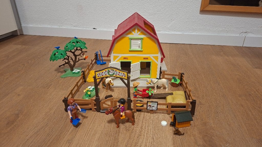 Playmobil Ponystal 5222, Kinderen en Baby's, Speelgoed | Playmobil, Gebouw, Complete set, Ophalen of Verzenden, Zo goed als nieuw