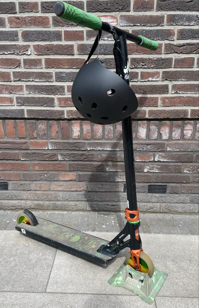 Nitro Stuntstep  91cm met Helm - Gebruikt, Ophalen of Verzenden, Gebruikt, Gewone step