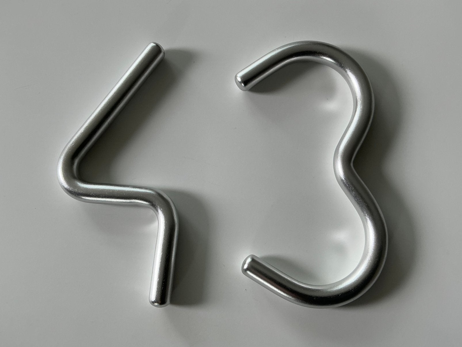 Huisnummers 4 en 3 aluminium incl bevest.mat.16/10cm, Ophalen of Verzenden, Zo goed als nieuw