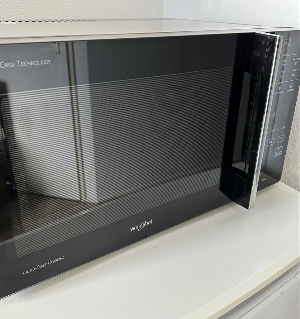 Whirlpool Combimagnetron met Crisp Technologie, Witgoed en Apparatuur, Magnetrons, Gebruikt, Vrijstaand, Combimagnetron, 45 tot 60 cm