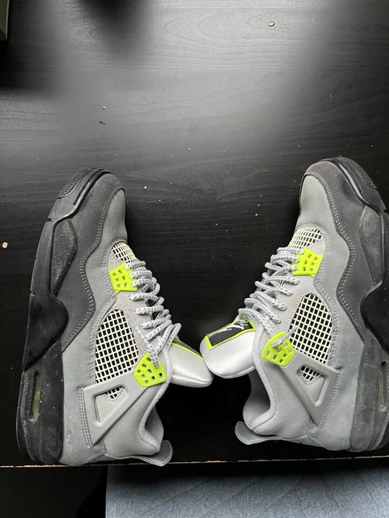 Air jordan 4 neon, Ophalen of Verzenden, Zo goed als nieuw