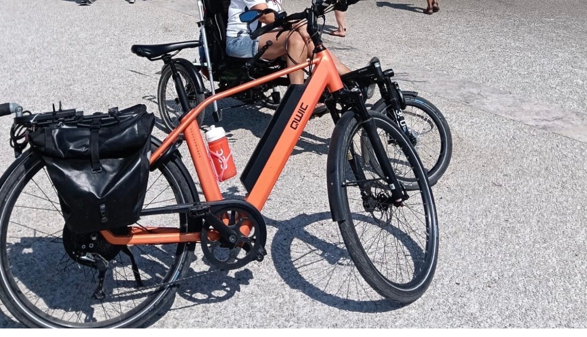 Oranje QWIC elektrische fiets RD11, 53 tot 56 cm, Versnellingen, Zo goed als nieuw, Schijfrem