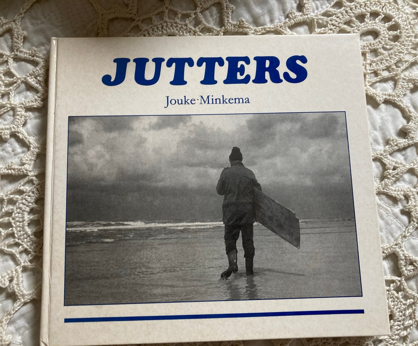 Jutters - Jouke Minkema (1989) - Lions Club Schoorl, Ophalen of Verzenden, Zo goed als nieuw, Nederland