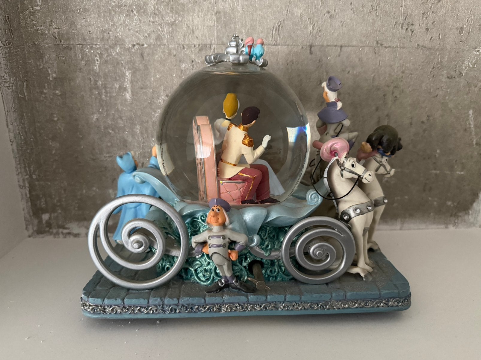 Disney cinderella globe koets, Ophalen, Beeldje of Figuurtje