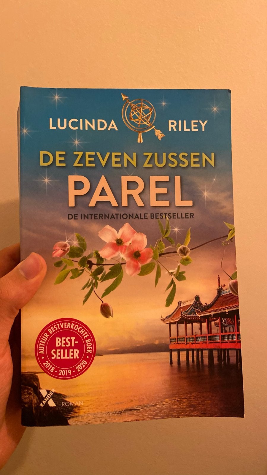De Zeven Zussen - Parel (Lucinda Riley), Boeken, Ophalen of Verzenden, Zo goed als nieuw, Nederland