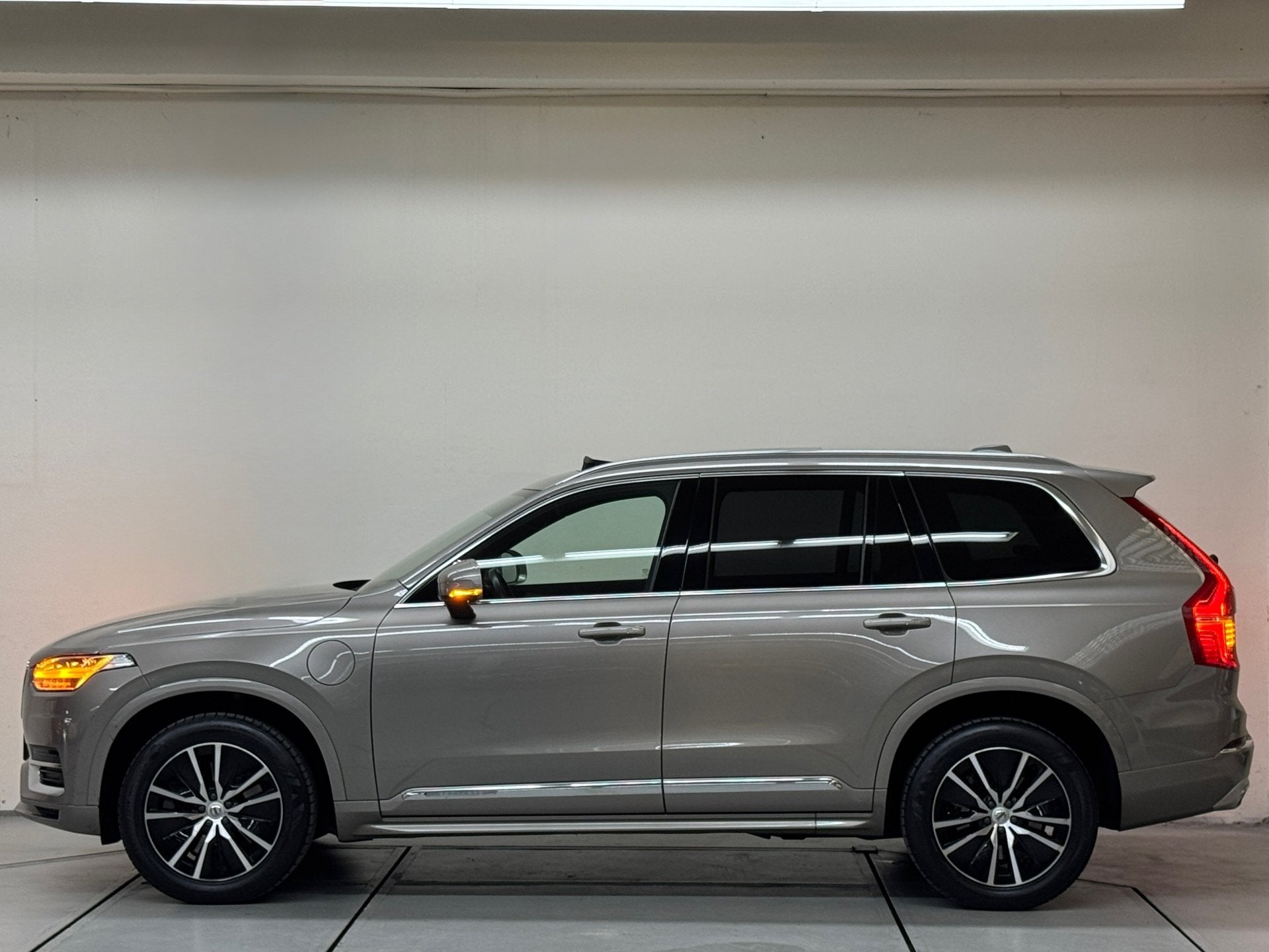 Volvo XC90 2.0 T8 Recharge AWD Inscriprion 7P Luchtvering Pa, Auto's, Euro 6, 4 cilinders, 7 stoelen, Lichtsensor