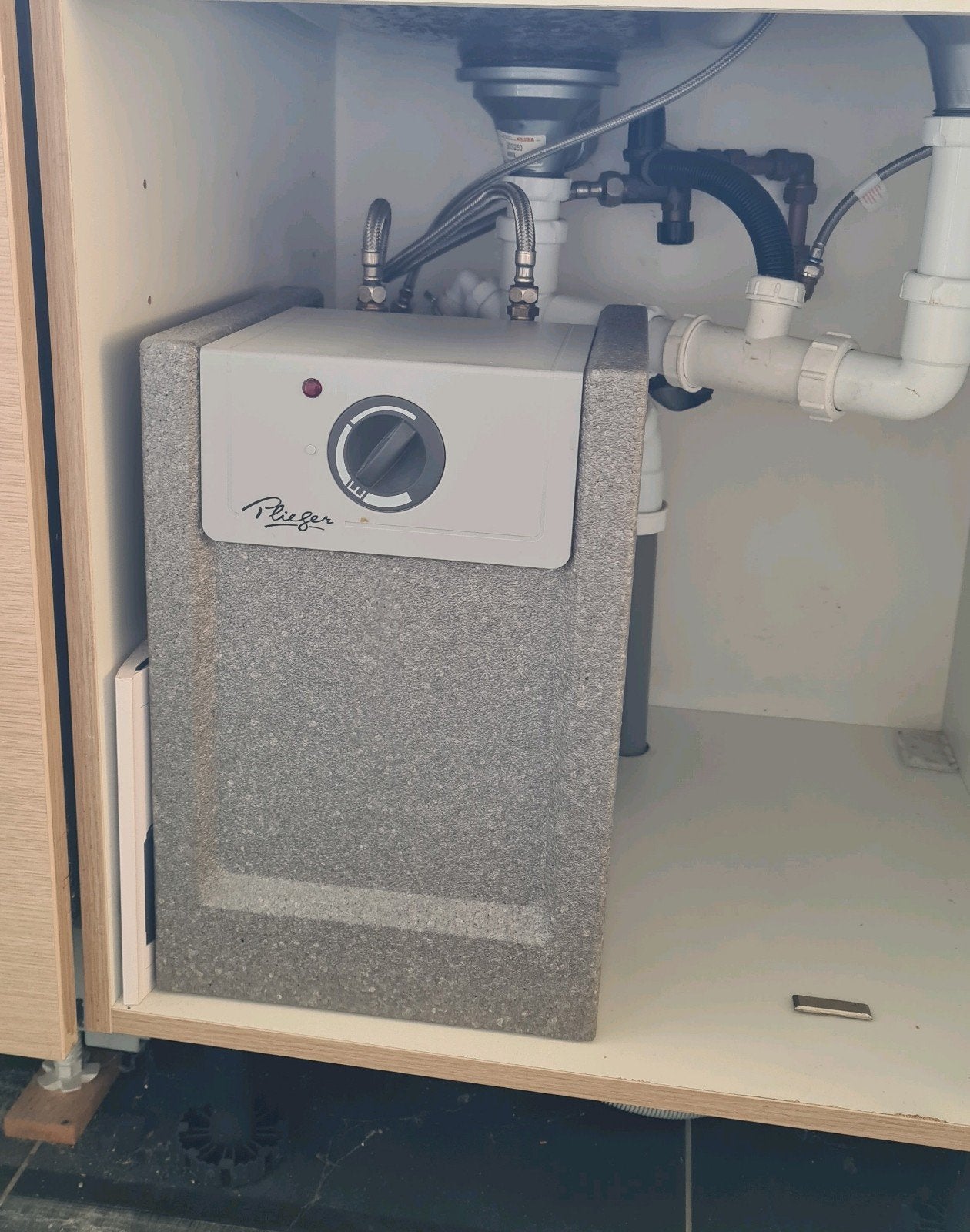 Close-in keukenboiler Plieger 10 liter, Ophalen of Verzenden, Zo goed als nieuw