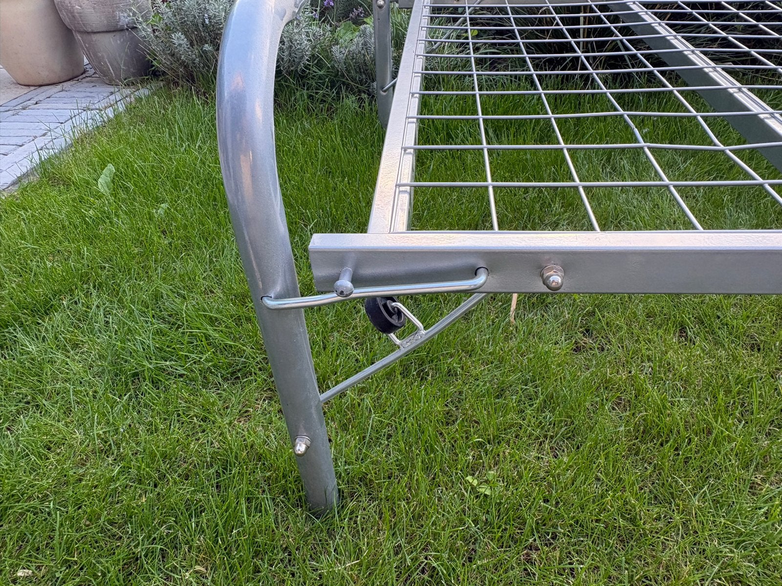 Metalen inklapbaar bedframe 90x200 cm, Ophalen, 90 cm, Eenpersoons, Zo goed als nieuw