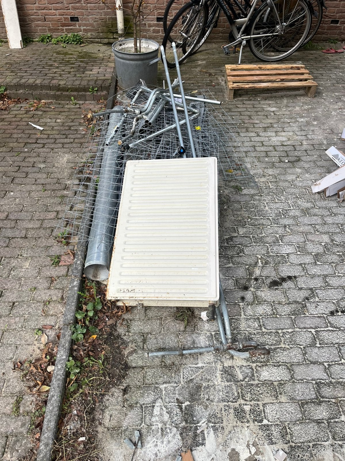 Gratis af halen: Oud ijzer, zink, en aluminium, Ophalen, 30 tot 80 cm, Radiator, 150 cm of meer