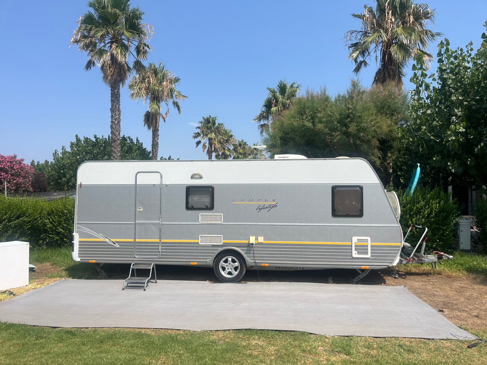 Dethleffs lifestyle 560 SK, Caravans en Kamperen, Overige typen, Rondzit, Airco, Particulier