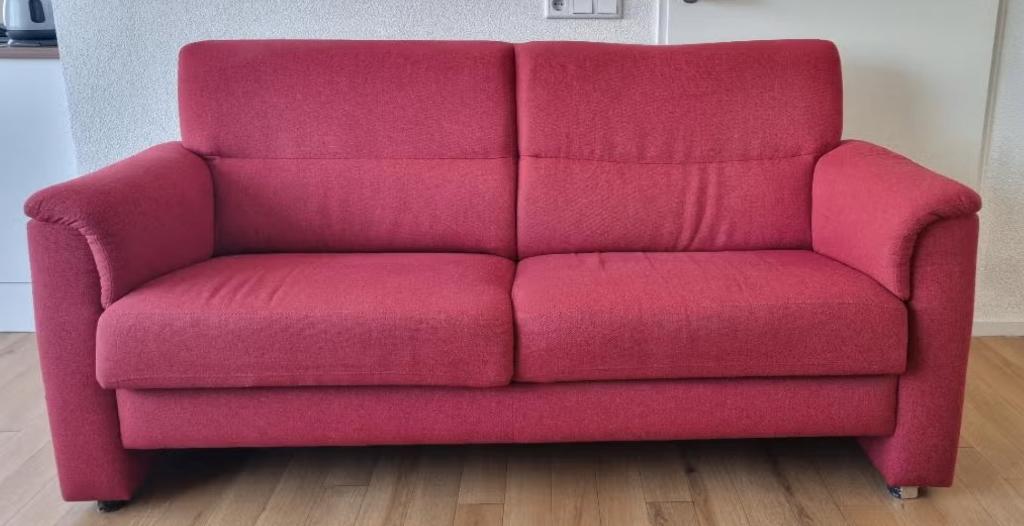 Rode bank, Huis en Inrichting, Banken | Bankstellen, Ophalen, Gebruikt, Tweepersoons, 75 tot 100 cm