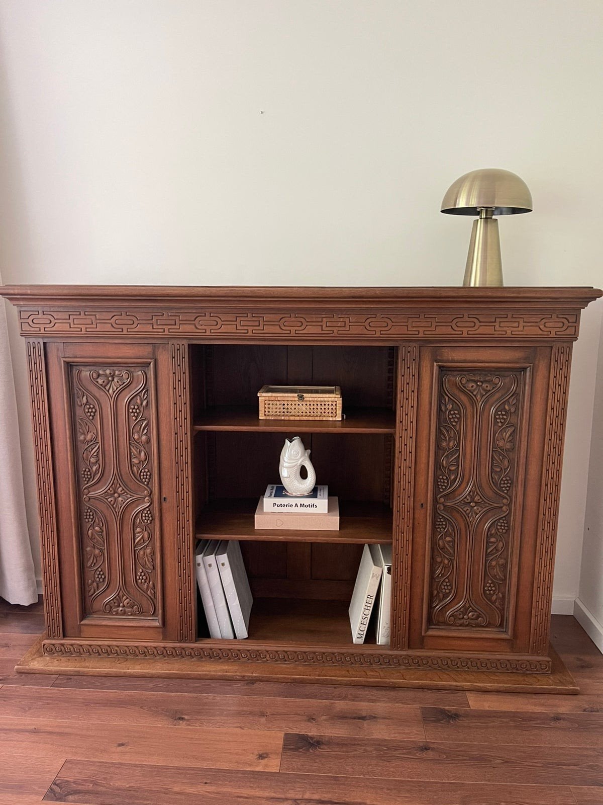 Antieke Eiken Boekenkast/Dressoir met Handgesneden Details, Antiek en Kunst, Antiek | Meubels | Kasten, Ophalen