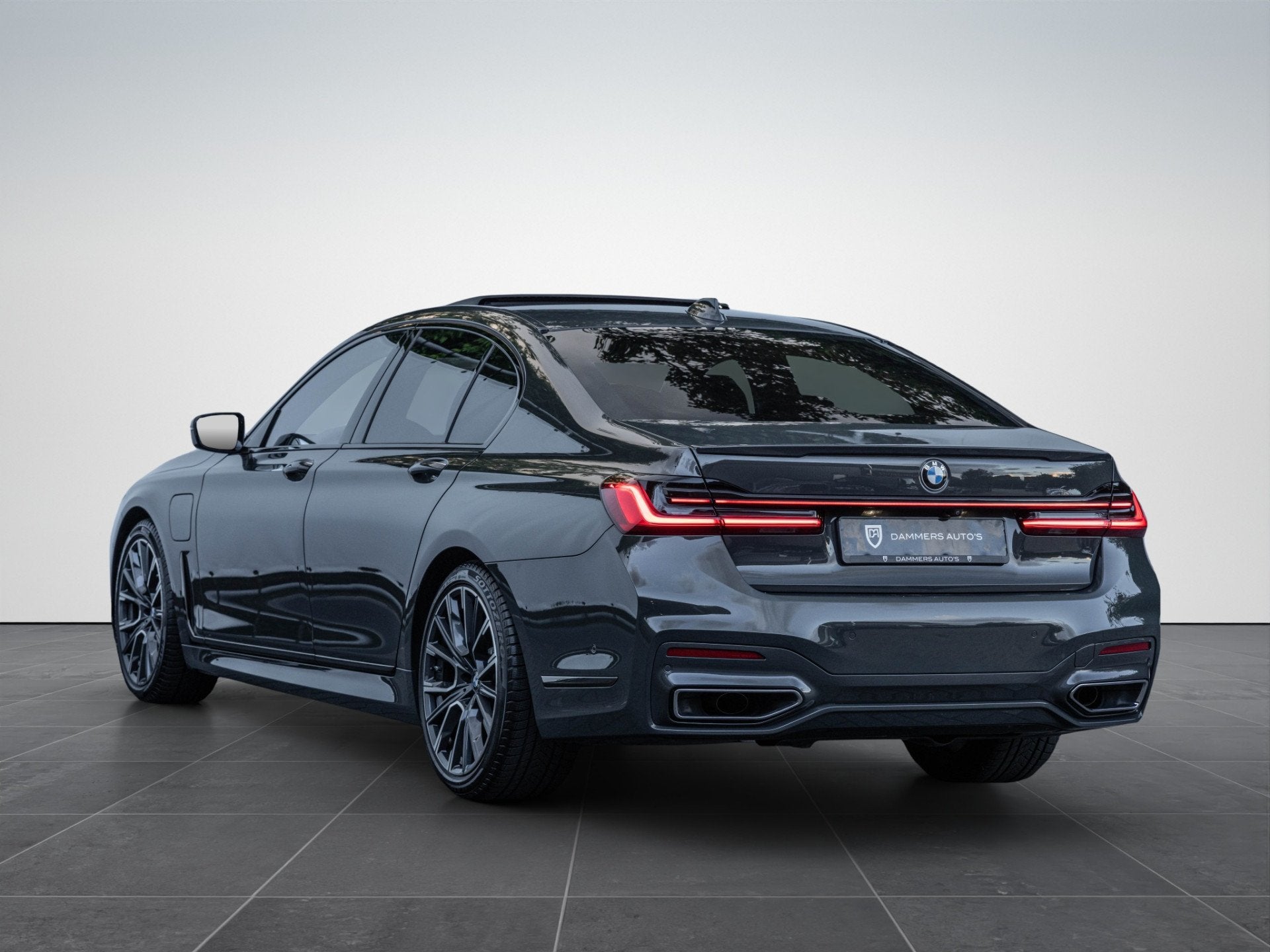 BMW 7 Serie 745e High Exe. M-pakket TV Massage Harman-Kardon, Auto's, Automaat, Dealer onderhouden, Achterwielaandrijving, Gebruikt