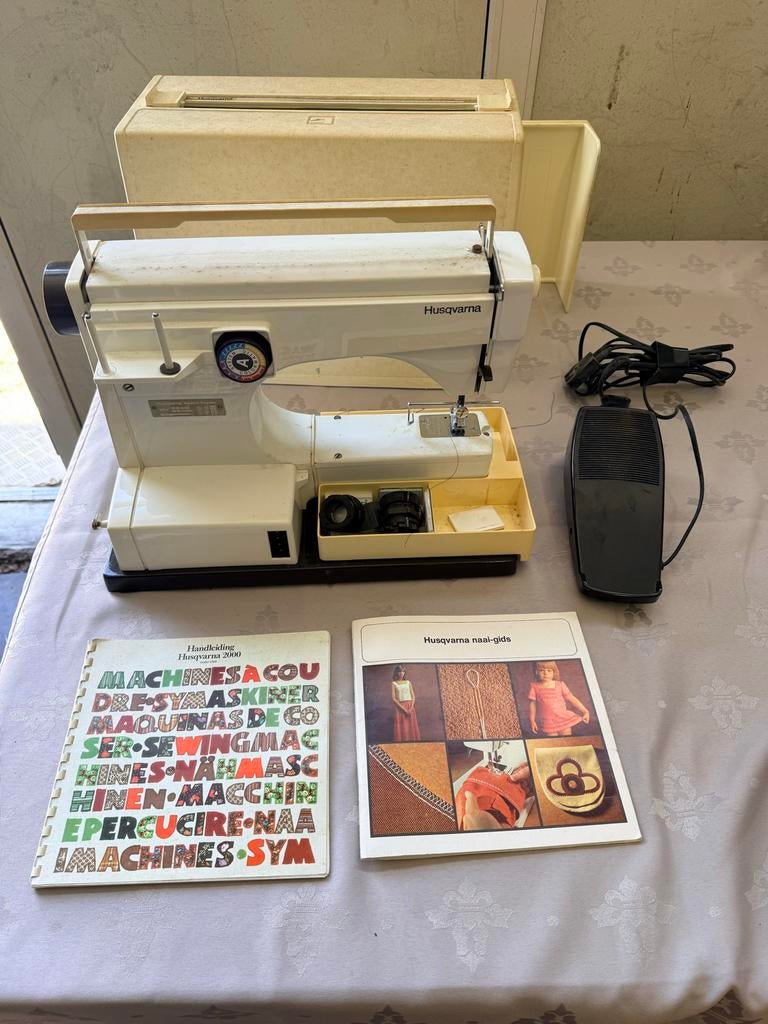 Husqvarna 2000 Naaimachine Model 6360 met Handleiding, Ophalen, Gebruikt, Naaimachine, Husqvarna