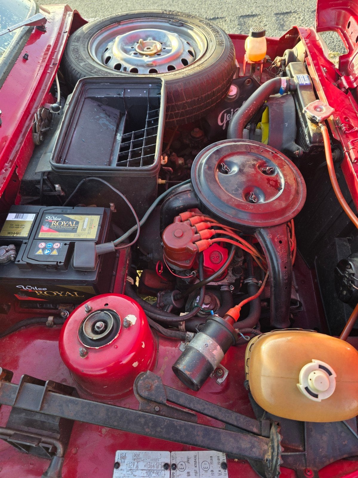 Fiat 127 uit 1975 – harde, eerlijke klassieker in mooi rood, foto 9