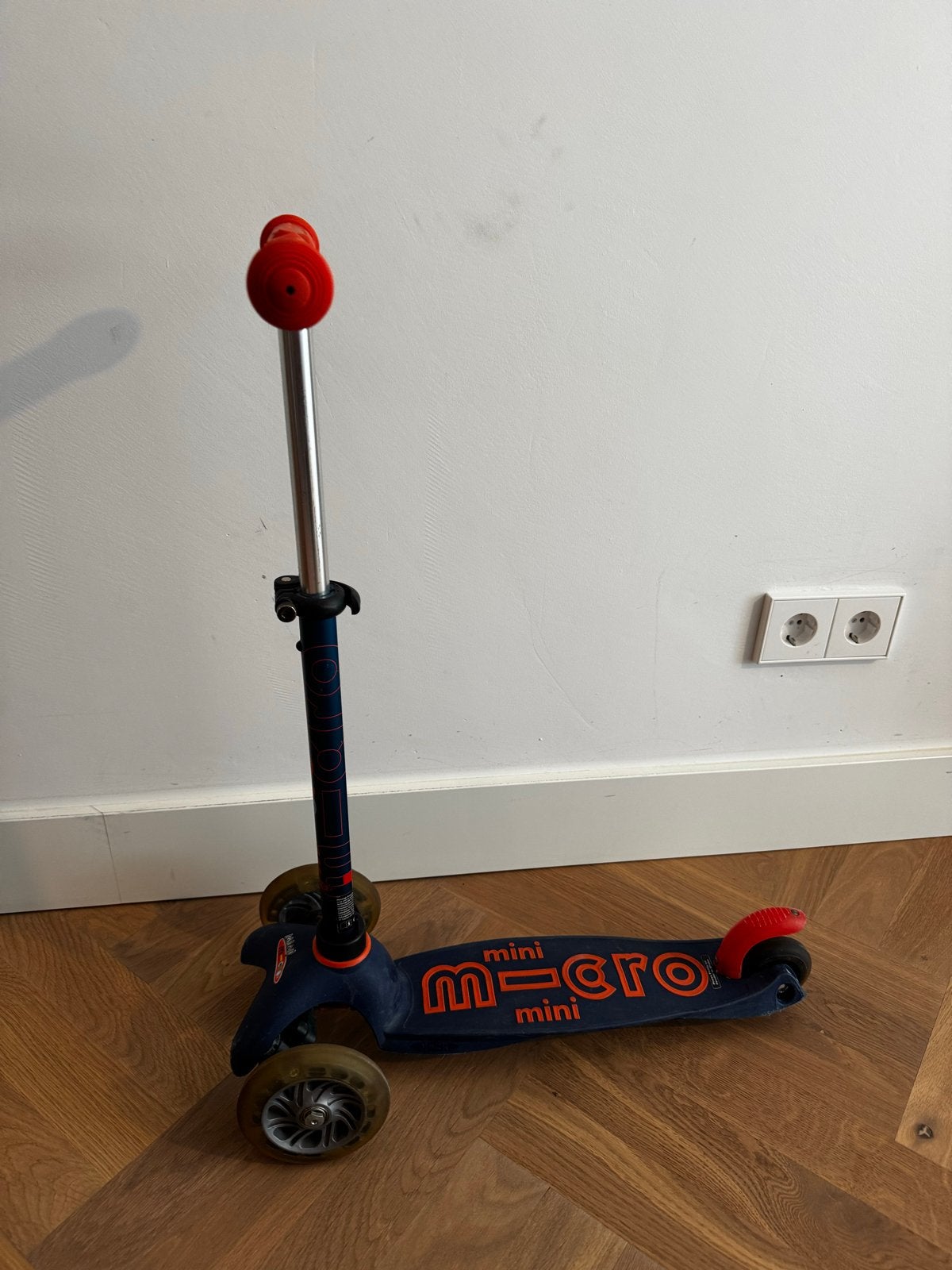Mini Micro step met lichtgevende wielen, Fietsen en Brommers, Ophalen, Gebruikt, Gewone step