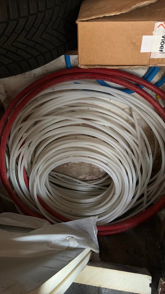 Diverse waterleidingen/vloerverwarmingsbuizen te koop, Overige materialen, 6 meter of meer, Overige typen, Ophalen of Verzenden