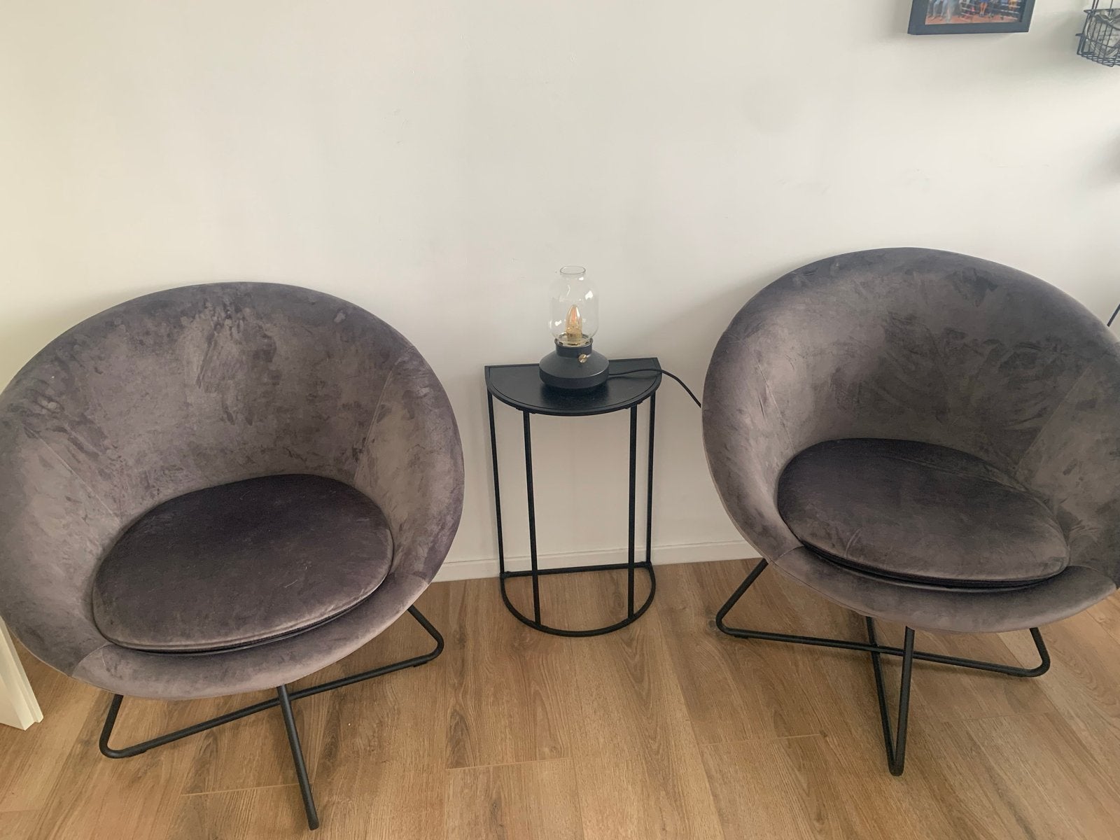 Set van 2 grijze fluwelen kuipstoelen, Huis en Inrichting, Ophalen, Gebruikt, Twee, Stof