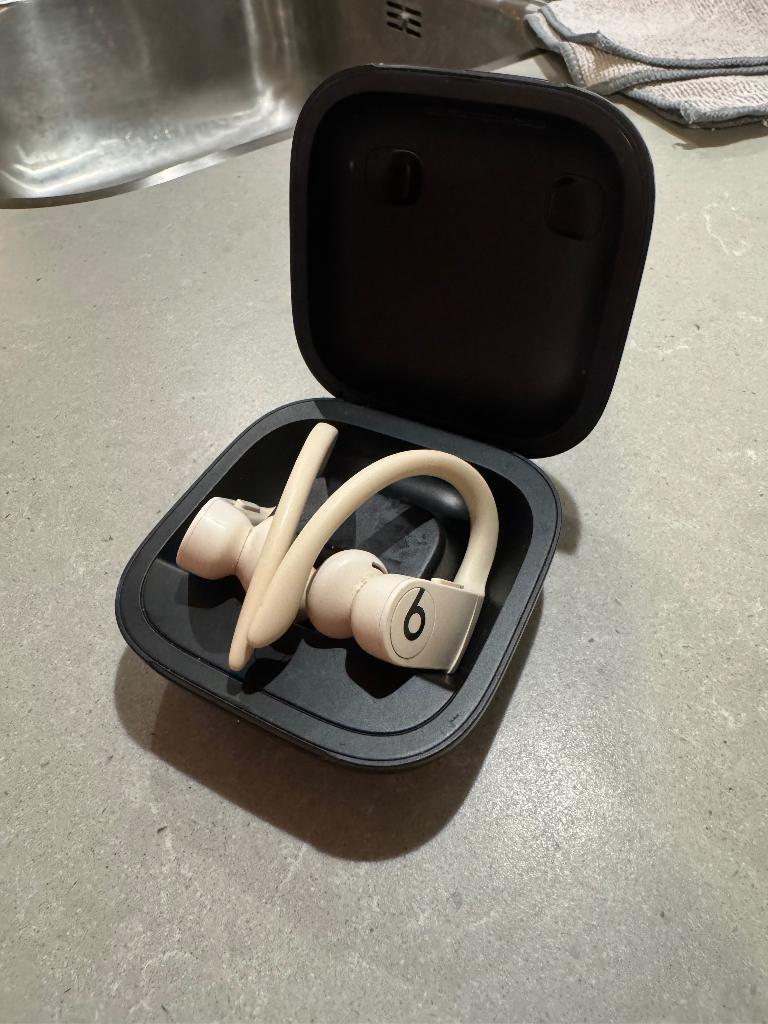 powerbeats pro Ivory white, Ophalen, Bluetooth, Gebruikt, In oorschelp (earbud)