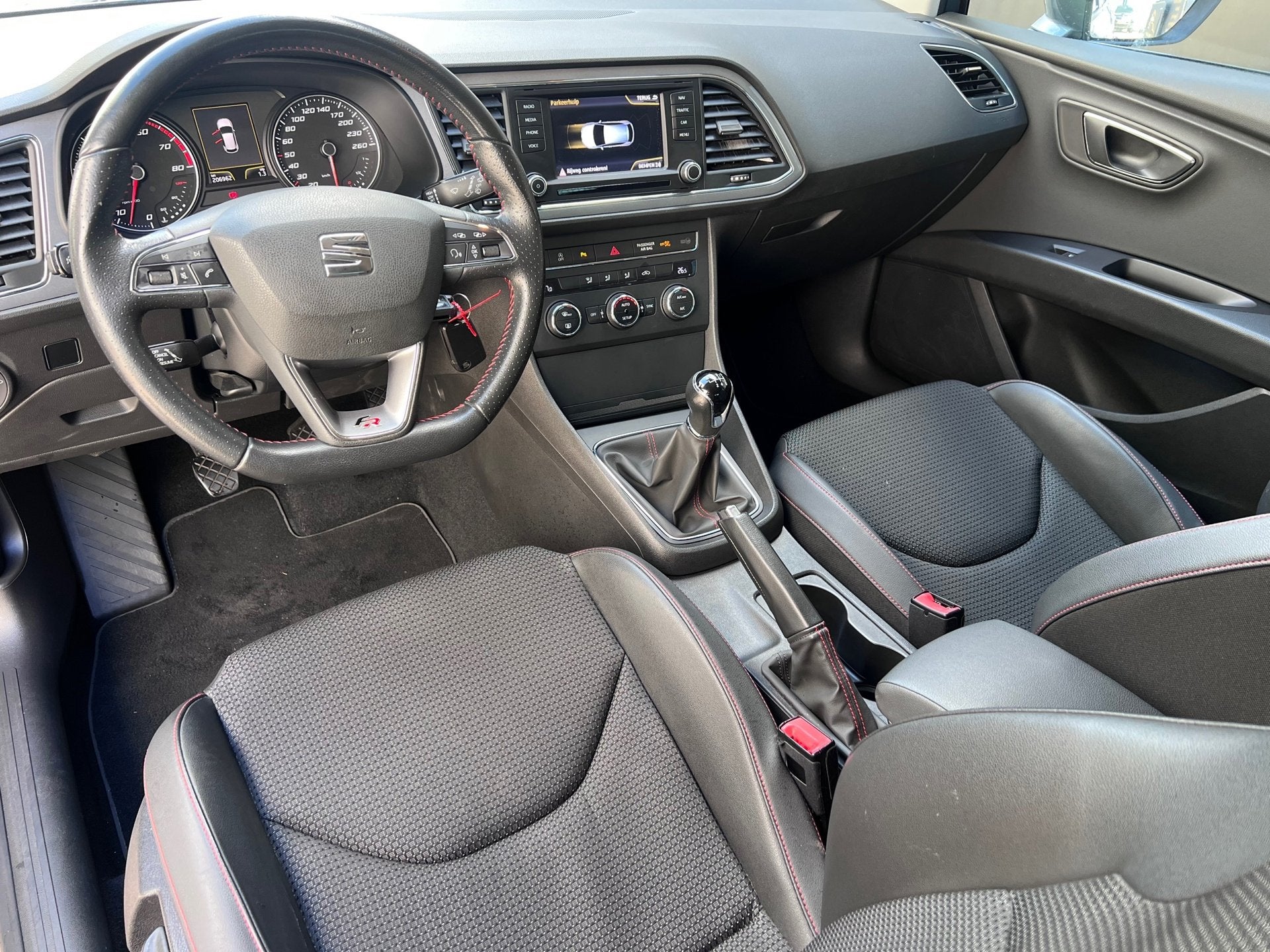 Seat Leon 1.4 TSI FR Navi Sensoren Sportwielen, Auto's, Voorwielaandrijving, Euro 5, Gebruikt, Zwart