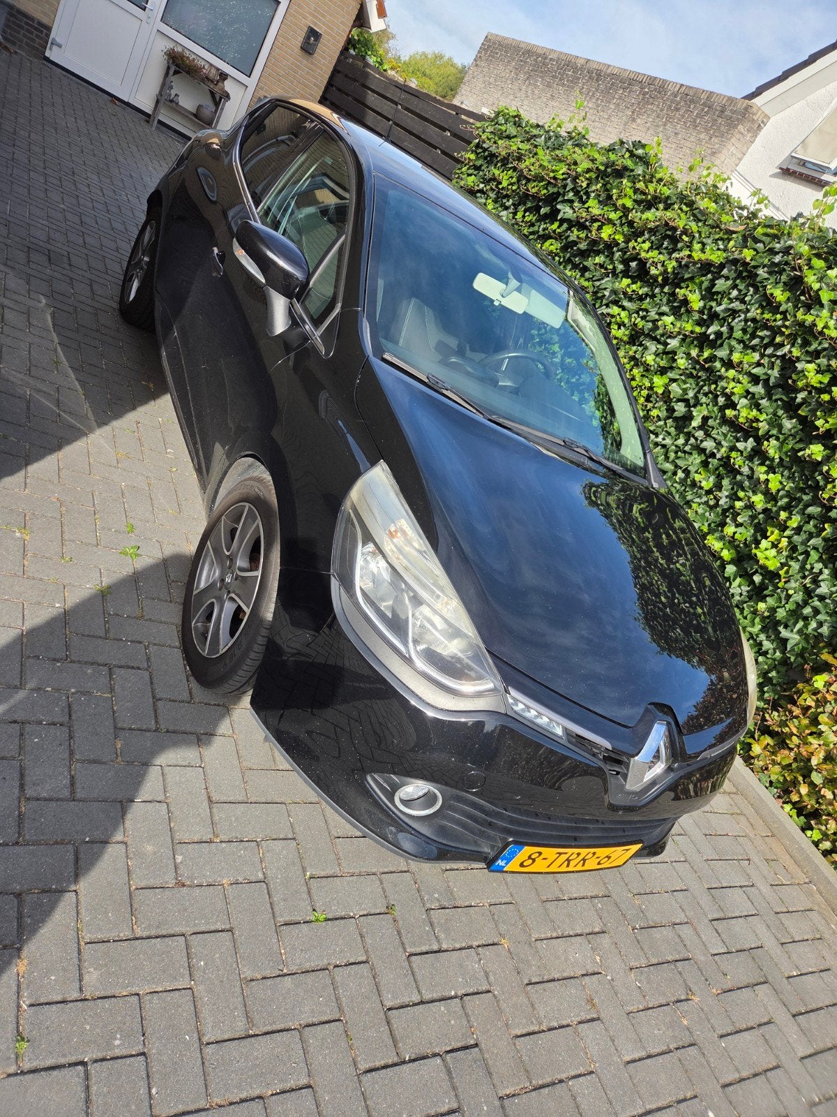 Renault Clio 0.9 TCE 66KW 5-DRS 2014 Zwart, Voorwielaandrijving, Stof, 40 €/maand, Zwart