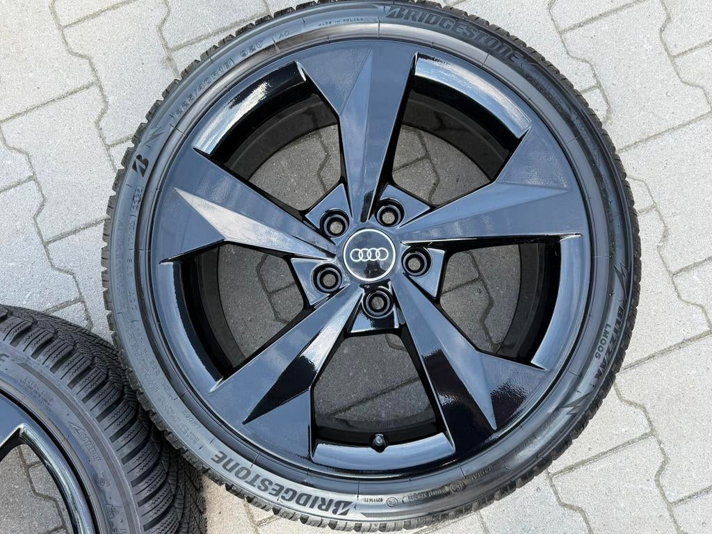 18” INCH ORIGINEEL AUDI A3 S3 8Y ZWART WINTER -NIEUWSTAAT-, Auto-onderdelen, Banden en Velgen, Banden en Velgen, Winterbanden