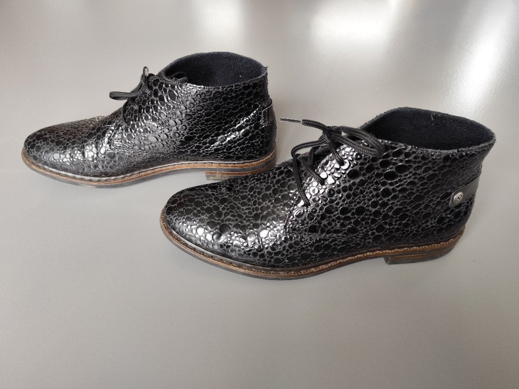Rieker lak veterboots - maat 38 - zwart, Zwart, Lage of Enkellaarzen, Ophalen of Verzenden, Gedragen
