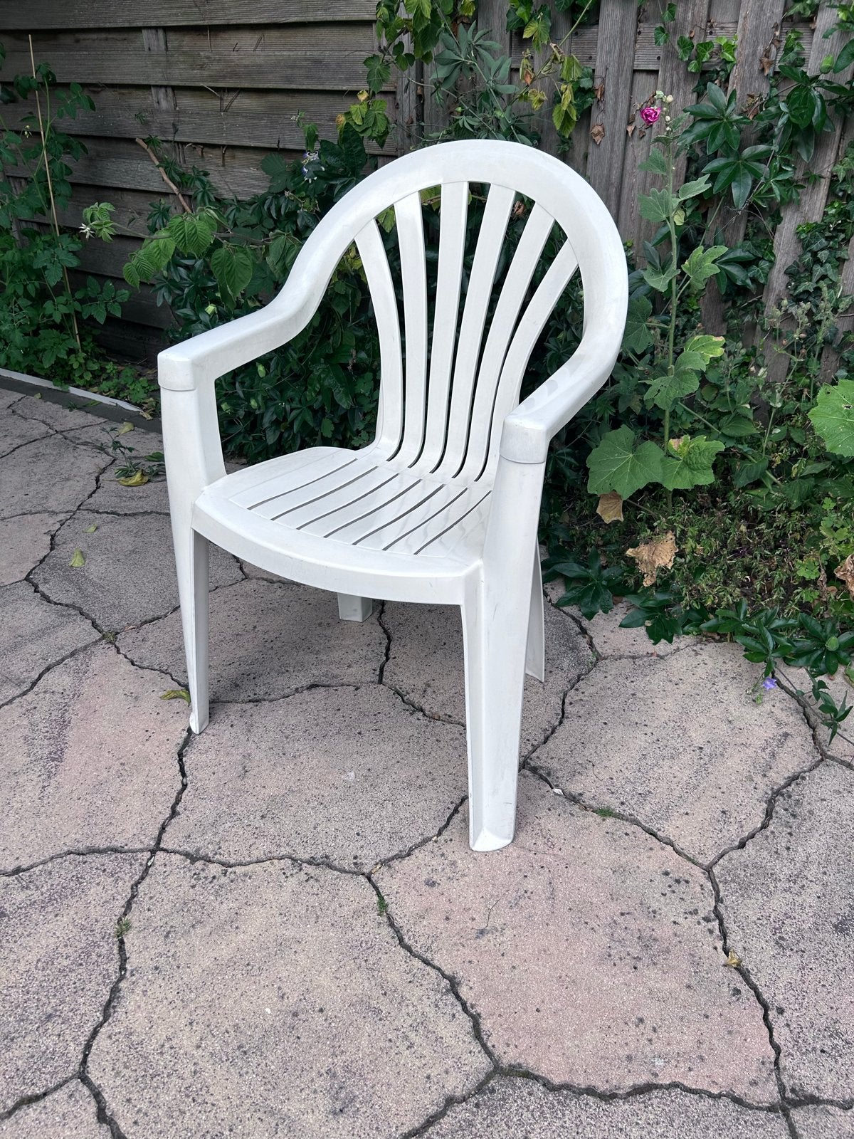 6 Witte kunststof tuinstoelen, Tuin en Terras, Tuinstoelen, Ophalen, Gebruikt, Kunststof