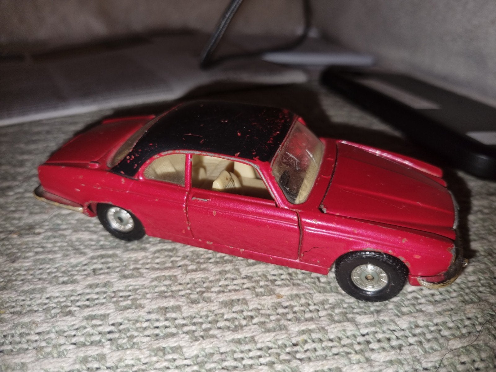 Corgi Toys Jaguar XJ12C - Rode Diecast Modelauto, Ophalen of Verzenden, Gebruikt, Auto