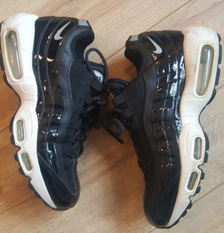 Nike Air Max 95 maat 38 - Weinig gedragen, Kleding | Dames, Schoenen, Zwart, Ophalen of Verzenden, Nike air max, Sneakers of Gympen