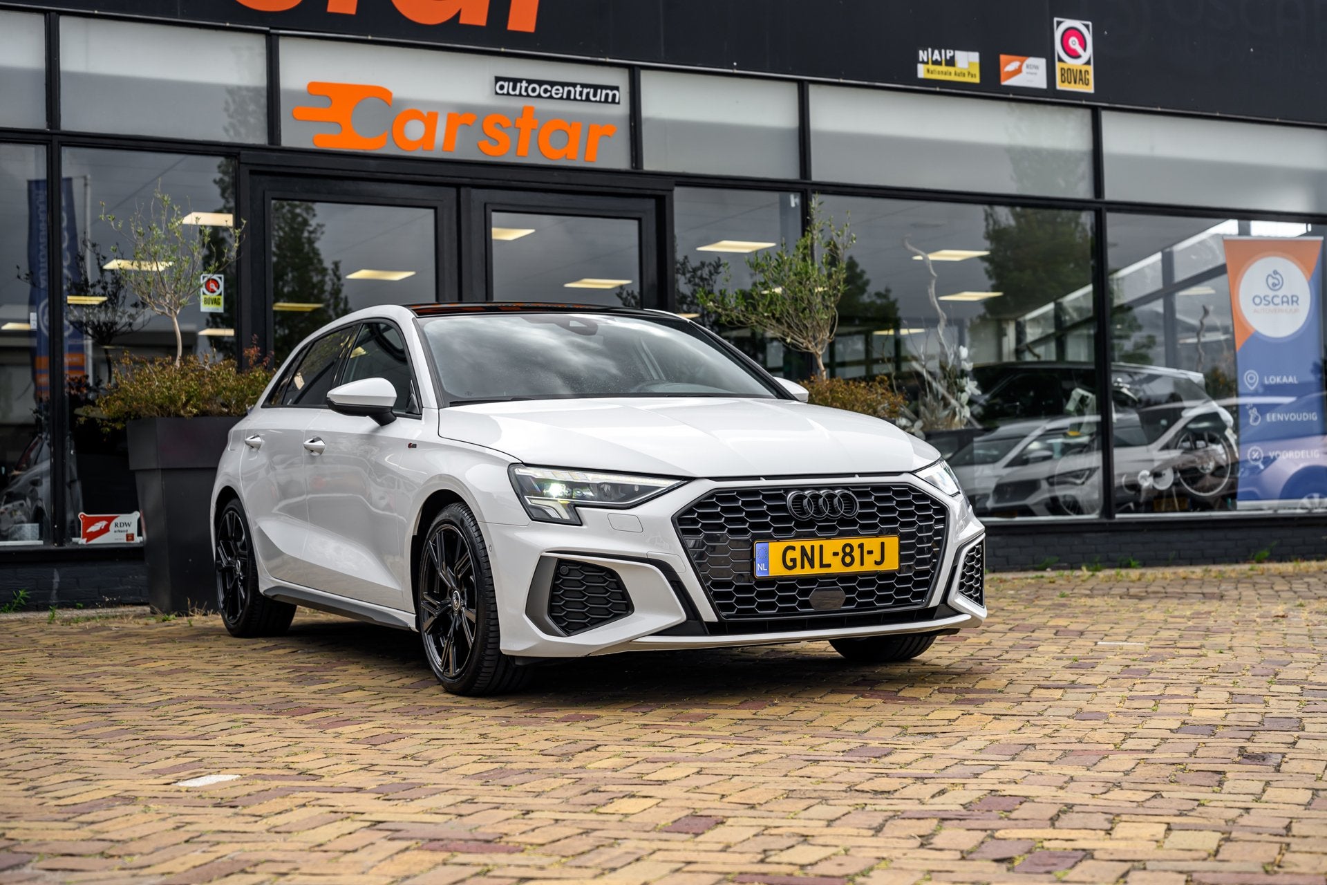 Audi A3 SPORTBACK 35 TFSI Business edition|PANO|CAMERA|S-LIN, 4 cilinders, 150 pk, Wit, Bedrijf
