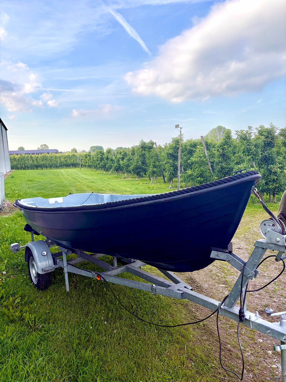 Polyester boot met trailer en 4pk 2 takt motor, Watersport en Boten, Sloepen, Ophalen, Gebruikt, Trailer, Buitenboordmotor