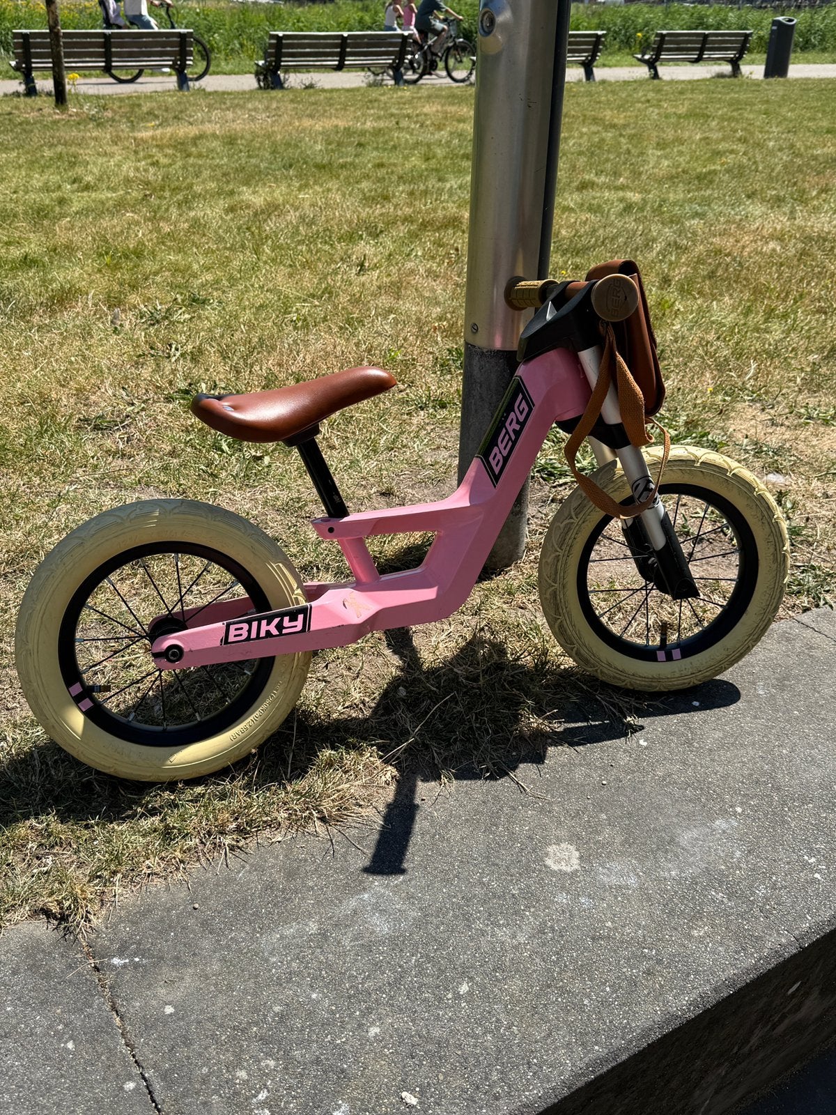 Loopfiets BERG BIKY RETRO PINK, Ophalen, Zo goed als nieuw, Overige merken