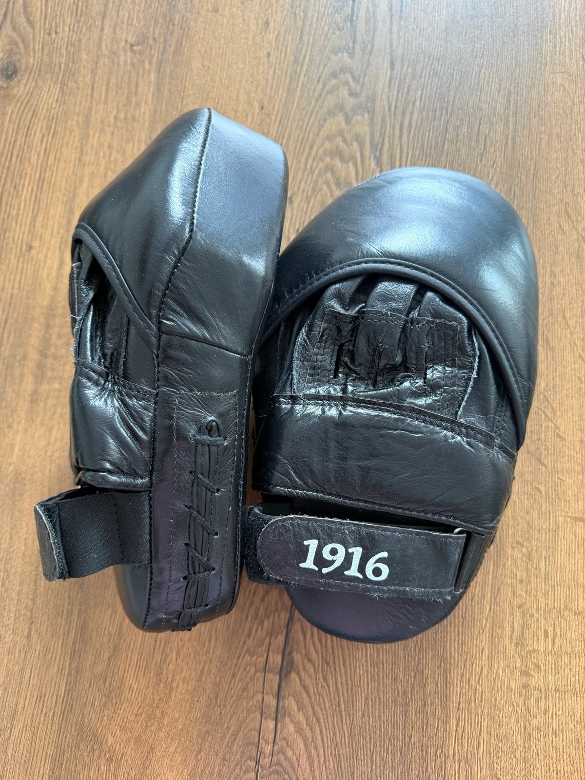 1916 Fight Gear Focus Pads - Zwart, Sport en Fitness, Vechtsporten en Zelfverdediging, Ophalen, Overige, Maat XL, Vechtsportbescherming