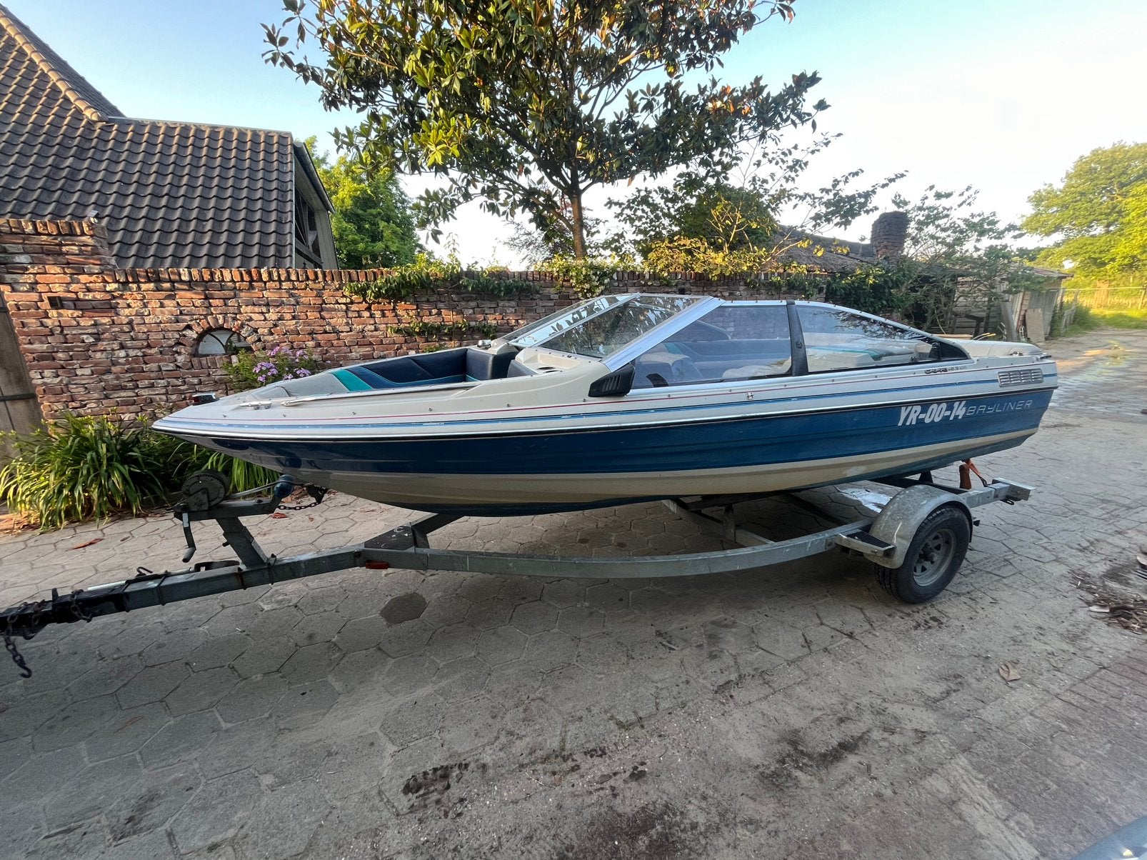 Bayliner Capri 2.3 OMC 130 pk met trailer, Watersport en Boten, Ophalen, Gebruikt, Binnenboordmotor, 120 tot 200 pk