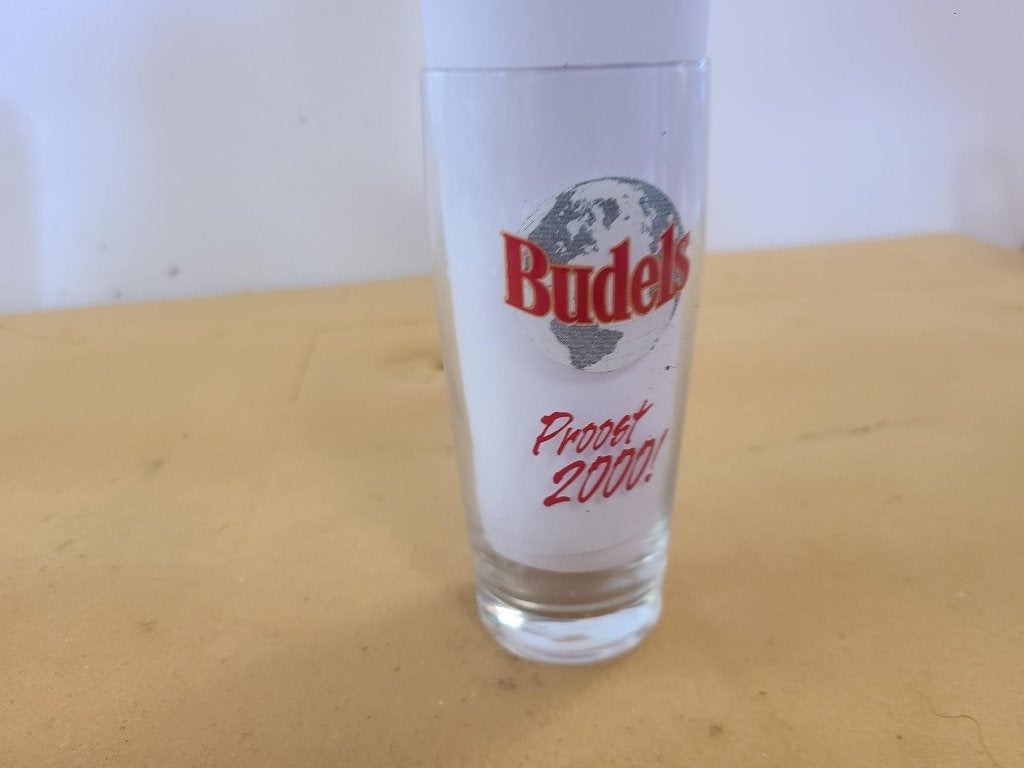 1x glas budels bier proost 2000, Ophalen of Verzenden, Zo goed als nieuw, Glas of Glazen, Overige merken