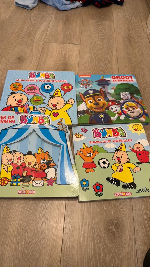 Bumba en Paw Patrol Boeken (4 stuks), Ophalen of Verzenden, Gelezen, Uitklap-, Voel- of Ontdekboek, 2 tot 3 jaar