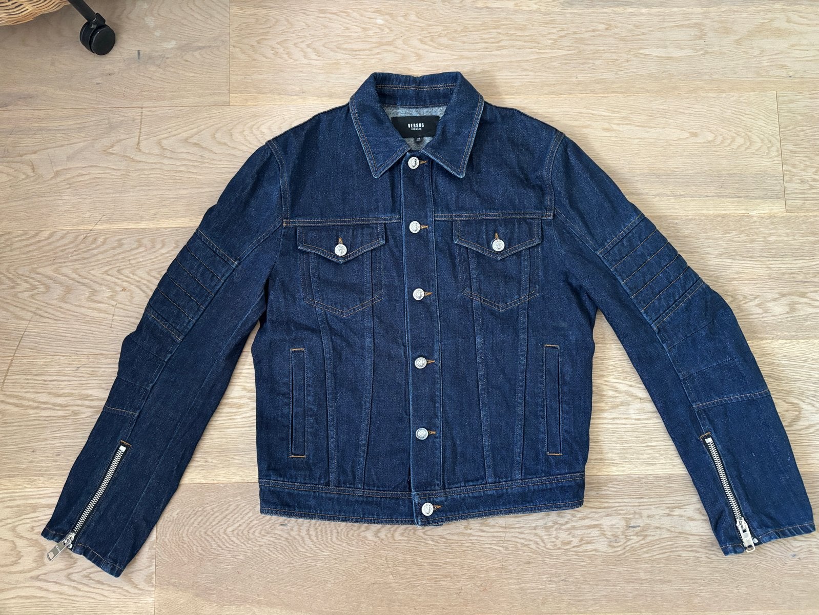 Versus Versace Denim Jack - Donkerblauw - Maat M, Ophalen of Verzenden, Zo goed als nieuw, Maat 38/40 (M), Blauw