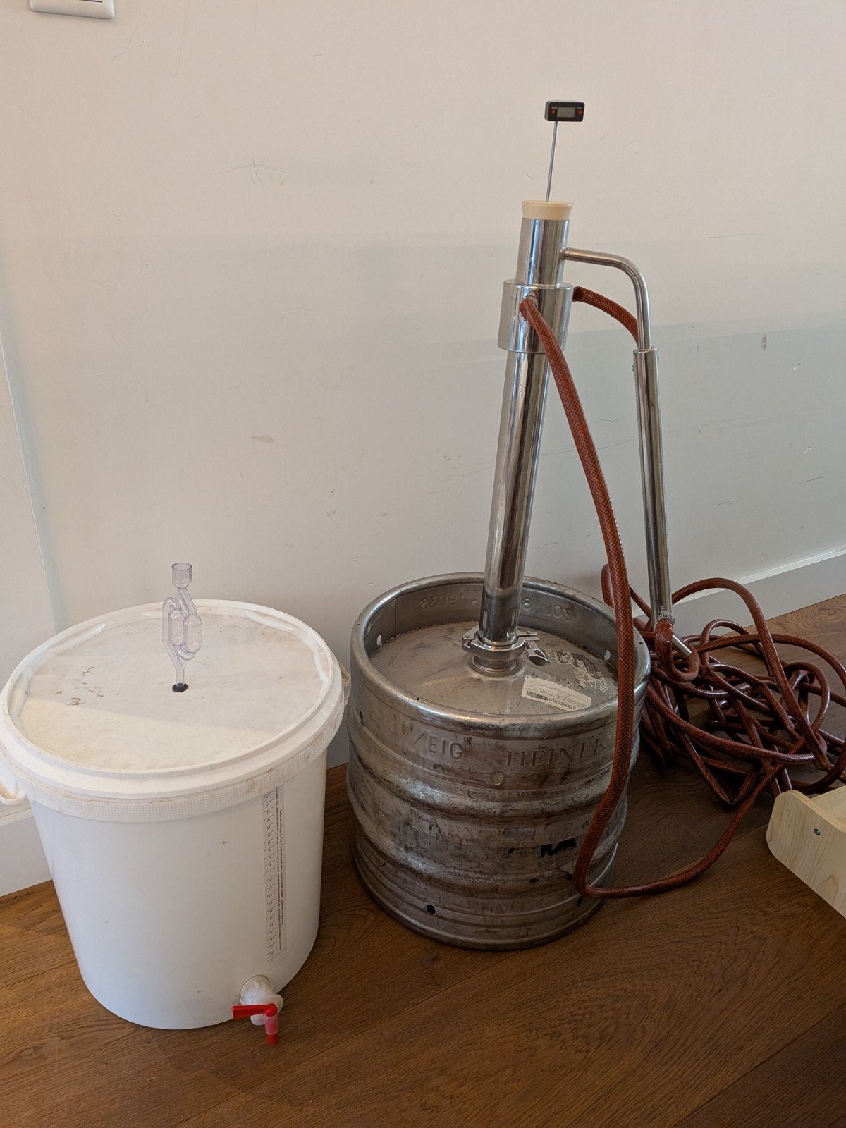 Destilleerketel met refluxkolom en fermentatiekit, Ophalen, Zo goed als nieuw