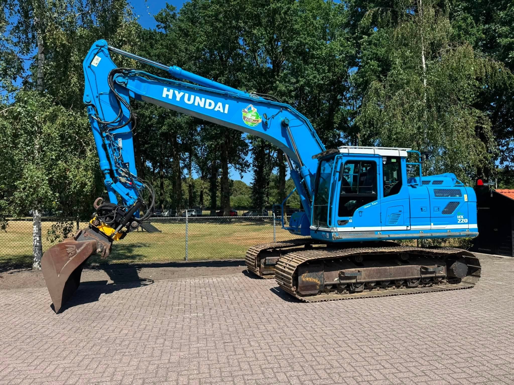 Hyundai HX220 L Rupskraan (bj 2017), Graafmachine