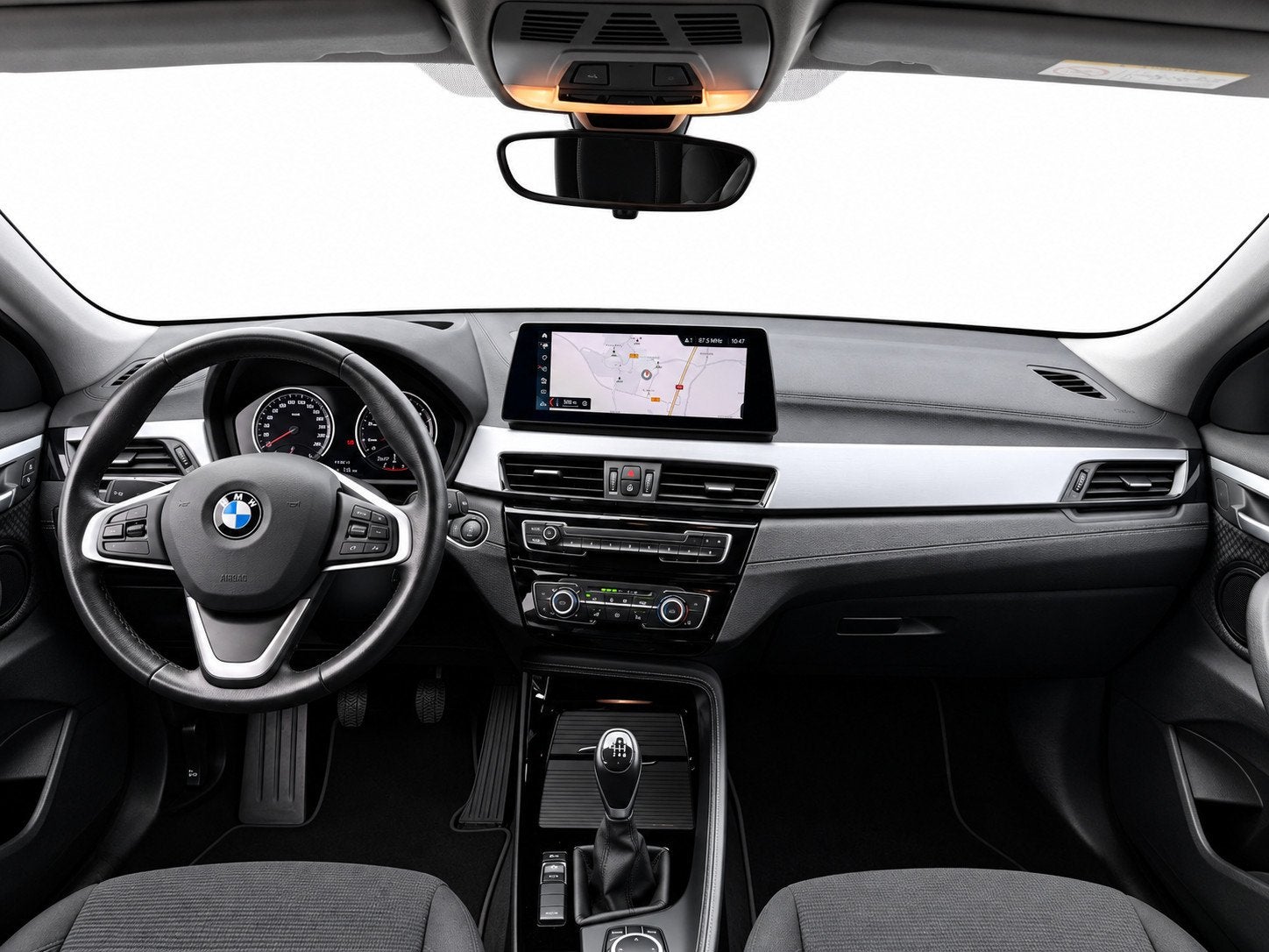 BMW X2 SDrive18i | Trekhaak | Camera | LED | Groot scherm |, Voorwielaandrijving, Dealer onderhouden, Gebruikt, Met garantie (alle)