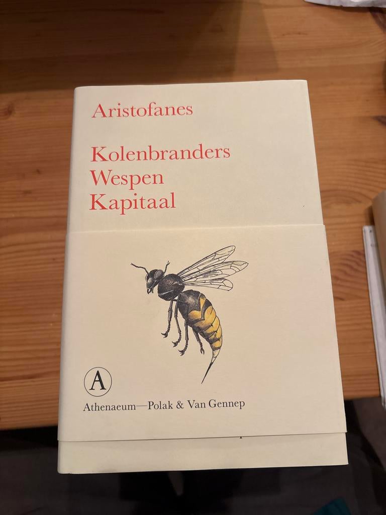 Aristofanes - Kolenbranders Wespen Kapitaal (Athenaeum), Boeken, Literatuur, Gelezen, Nederland, Ophalen of Verzenden