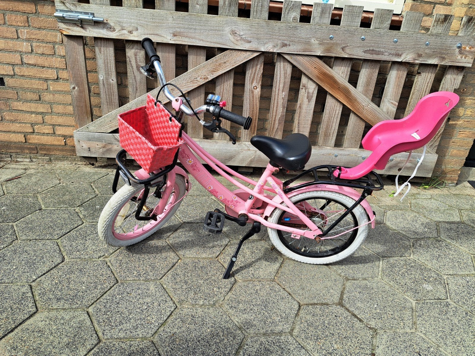 Roze kinderfiets 16 inch met mandje en poppenstoeltje, Ophalen, Gebruikt, 16 tot 20 inch, Popal
