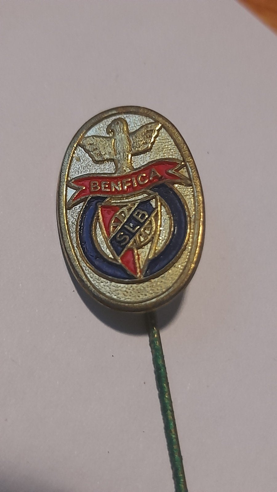 Vintage SLB Benfica Speldje Pin, Verzamelen, Speldjes, Pins en Buttons, Verzenden, Gebruikt