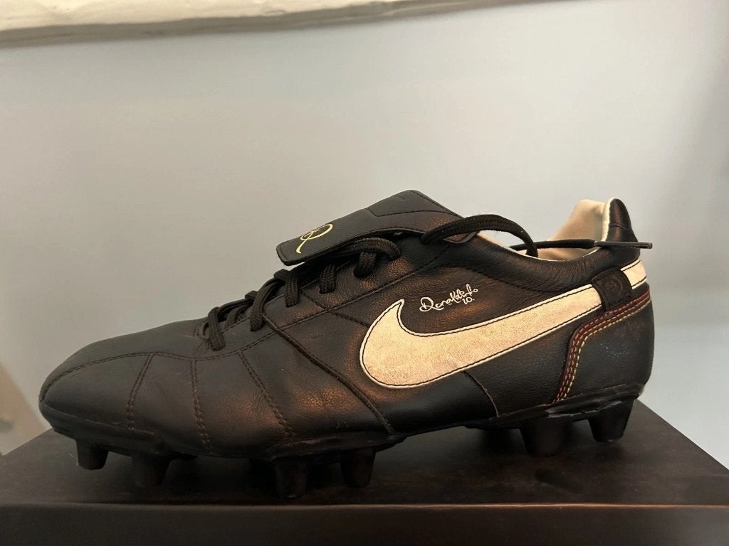 nike tiempo r10 ronaldinho yellow / black total 90 soccer sh, Gebruikt, Maat XS of kleiner, Schoenen, Ophalen of Verzenden