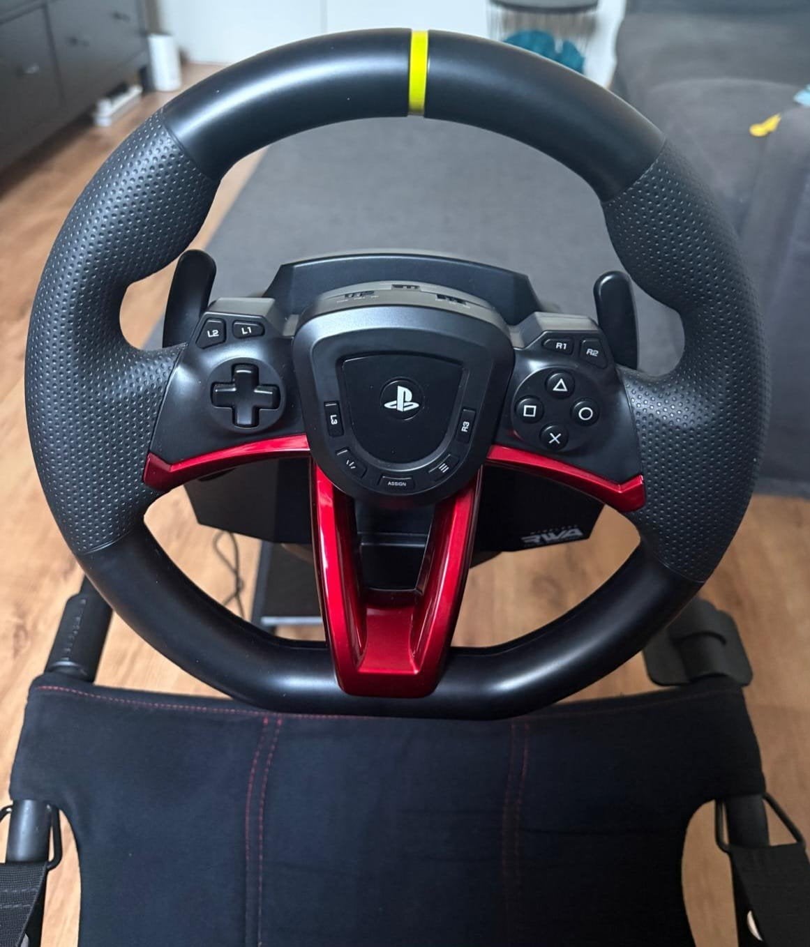 zeer nette stoel en stuur voor te gamen., Ophalen of Verzenden
