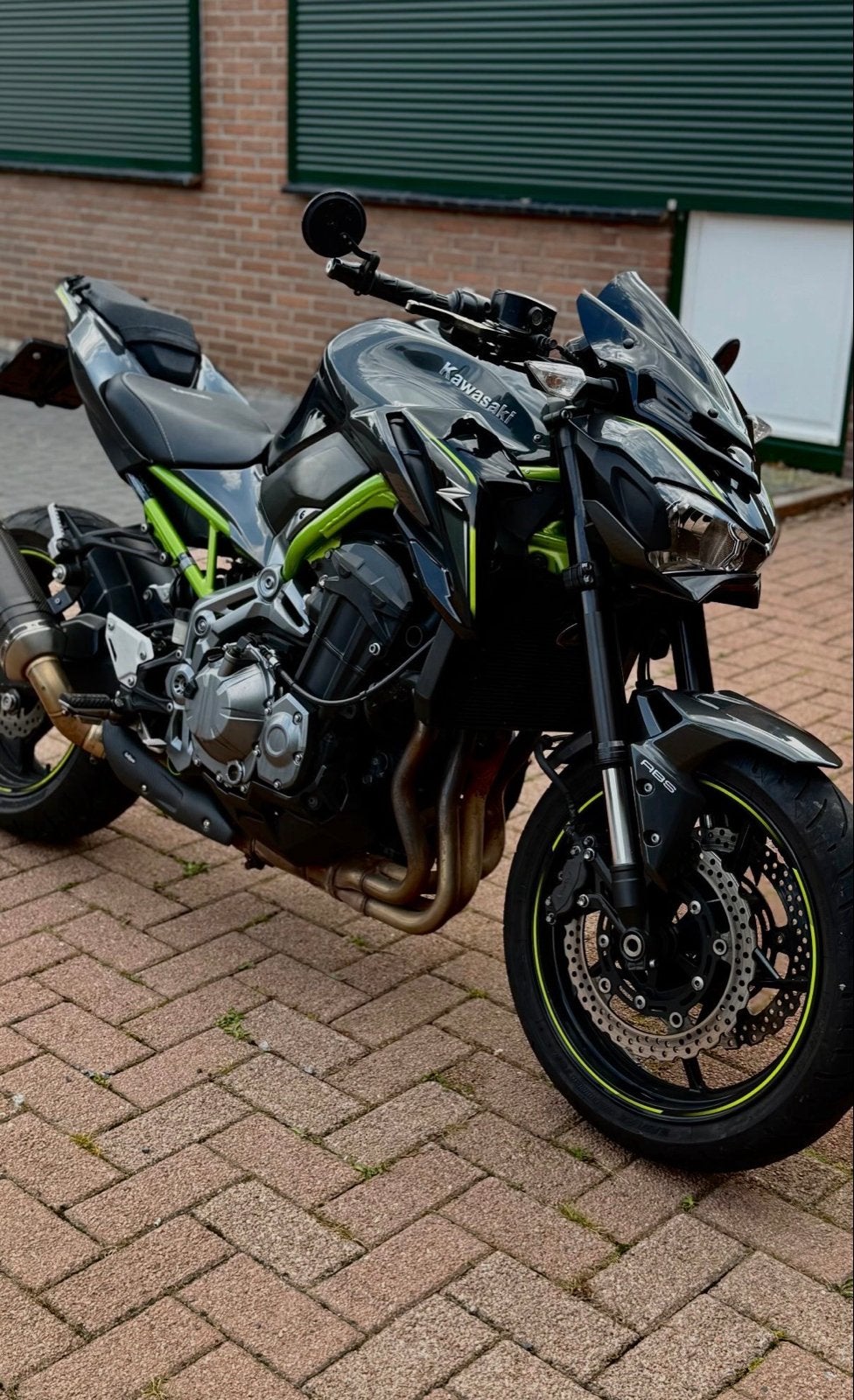 Kawasaki Z900 - Krachtige Naked Bike met Akrapovic uitlaat, Motoren, Motoren | Kawasaki, 4 cilinders, Motorrijbewijs A, Gebruikt