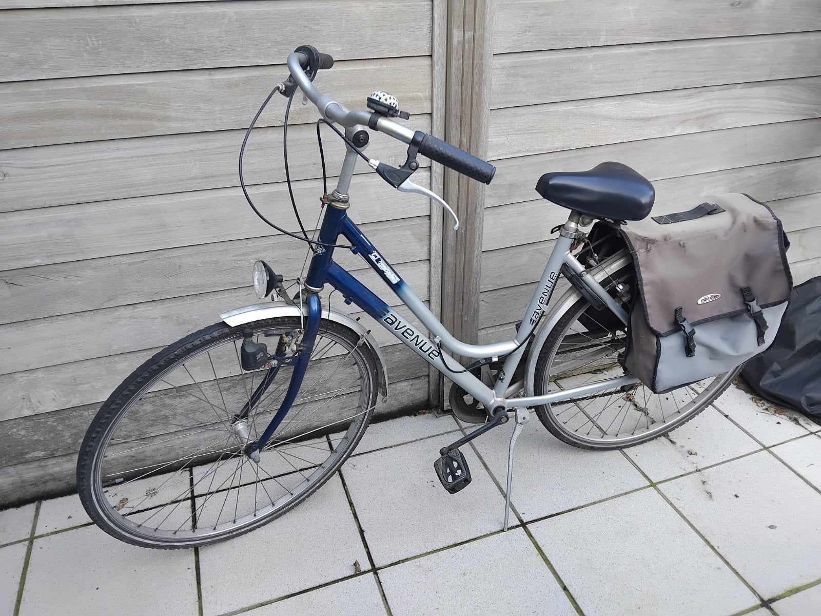 Damesfiets 7 fitessen, bagage rek incl zak, in goede staat,, Gebruikt, Velgrem, Avenue, Handrem