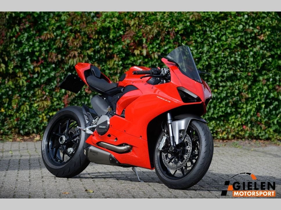 DUCATI PANIGALE V2 Akrapovic 2020, DUCATI, 2 cilinders, Motorrijbewijs A, Bedrijf
